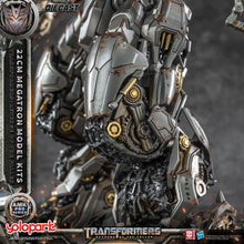 將圖片載入圖庫檢視器 AMK PRO Series Transformers: Revenge of the Fallen 22cm Megatron Model Kits